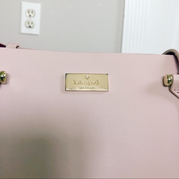 SOLD- FINAL SALE Kate Spade PURSE - Picture 3 of 8